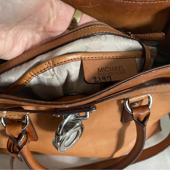 Michael Kors Hamilton Bag Intentionally Distressed Leather Silver Accents - Picture 10 of 10